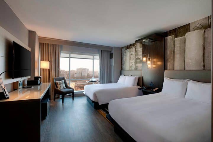 Room 27 of 100